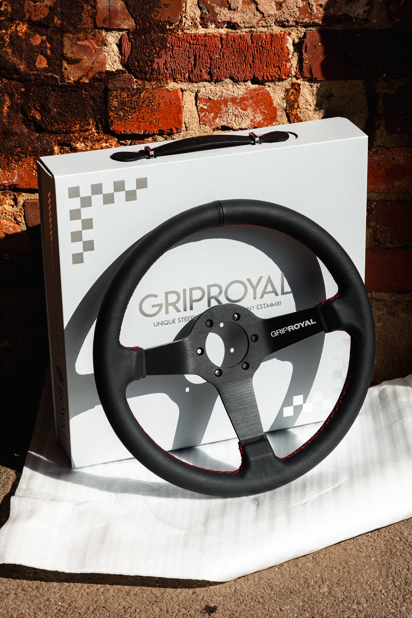 汎用 • ステアリングホイール • Dシェイプステアリングホイール Dシェイプ - スエード – Grip Royal